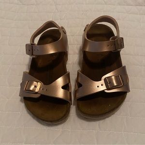 Toddler girls 8.5 Birkenstock gold sandals